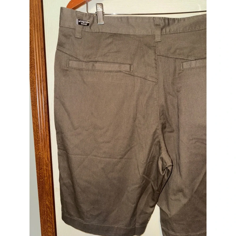 NWT Volcom Vmonty Stretch 22 Chino Shorts Mushroom Brown Mens Size 36 A09117V3